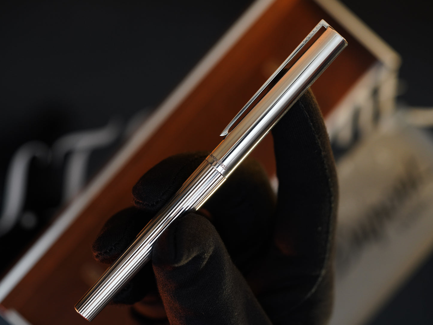 Vintage 1970 S.T. Dupont Luxury Fountain Pen – Solid 925 Sterling Silver - 18K Solid Gold Nib - Vertical Line
