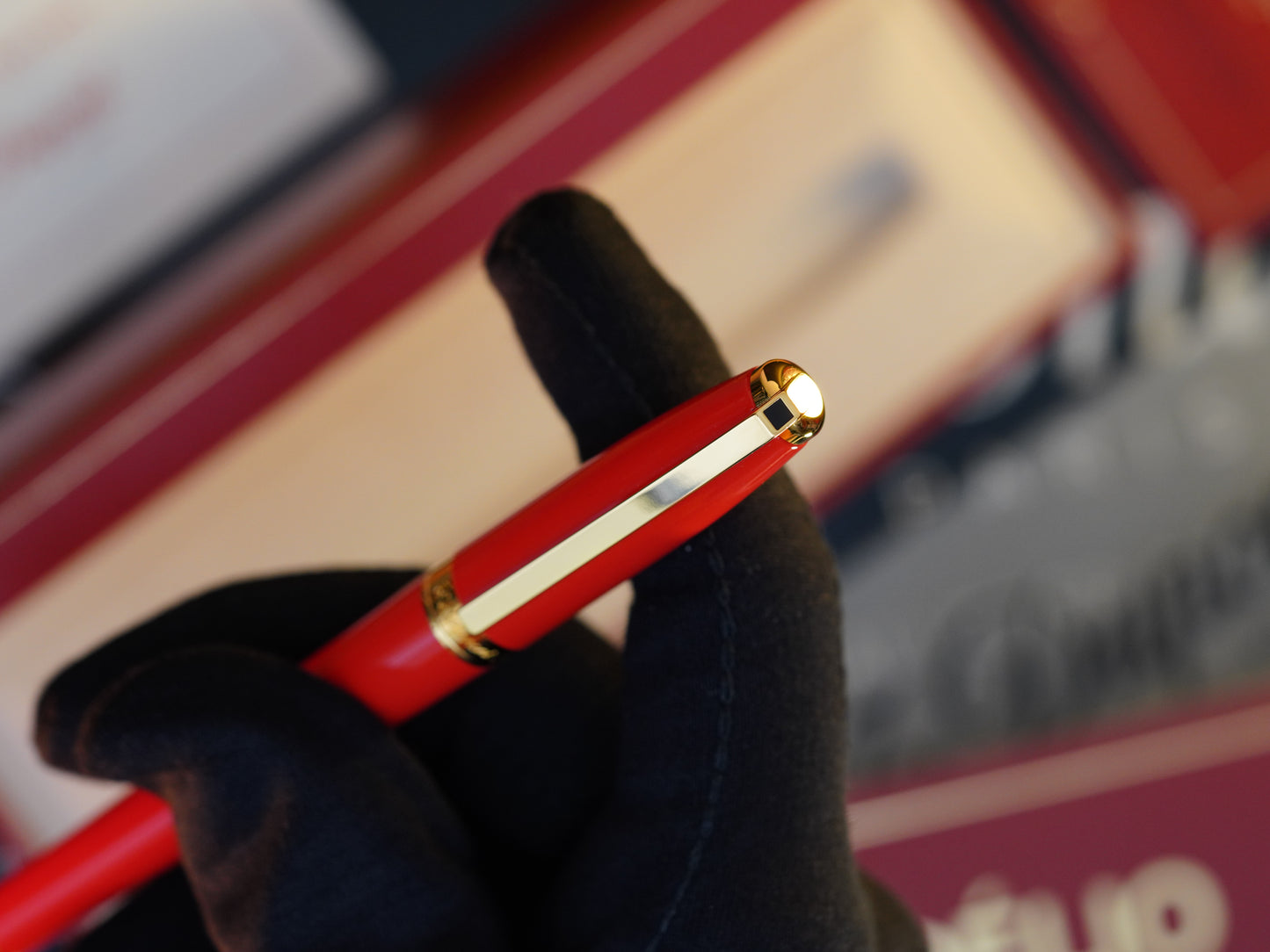 Vintage 1980 S.T. Dupont FH Fountain Pen – 24K Gold Finish & Natural Lacquer – 14K Solid Gold Nib – Luxury Collectible Writing Instrument