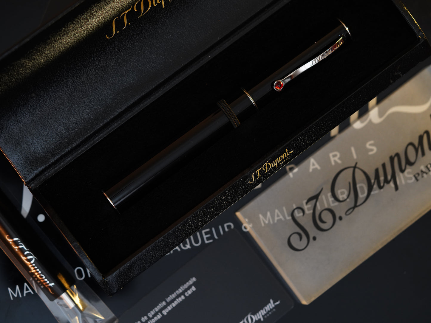 Vintage St Dupont Ruby Stone Luxury Natural Black Lacquer Ballpoint pen