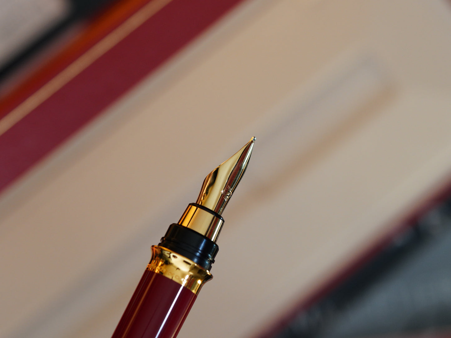 Vintage St Dupont Luxury 24k Gold Finish Natural Lacquer 18k Solid Gold Nib M Fountain Pen