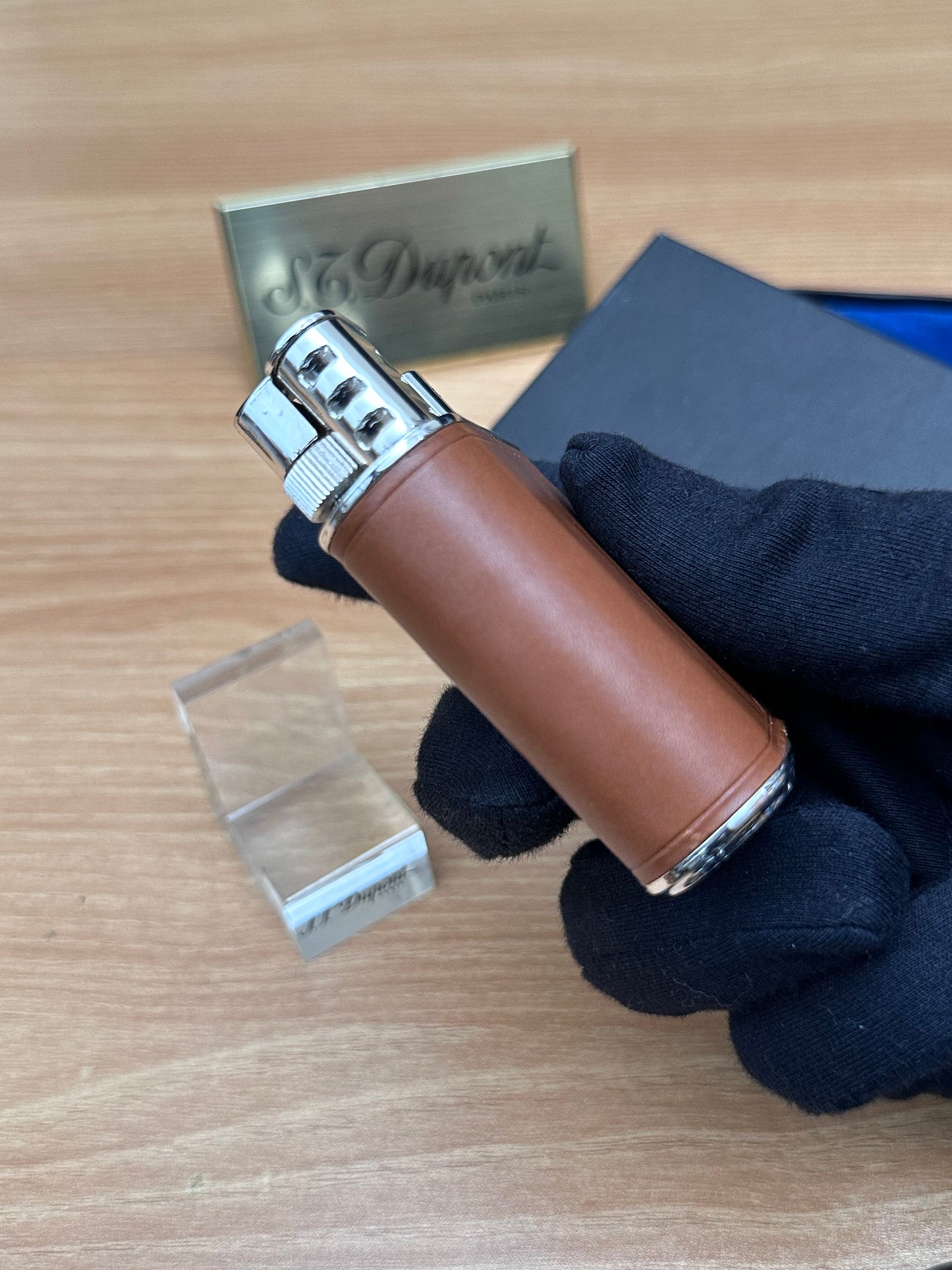 Vintage 1980 ESERCITO table lighter with leather design \ with box never used \ working perfect for cigar & table decor