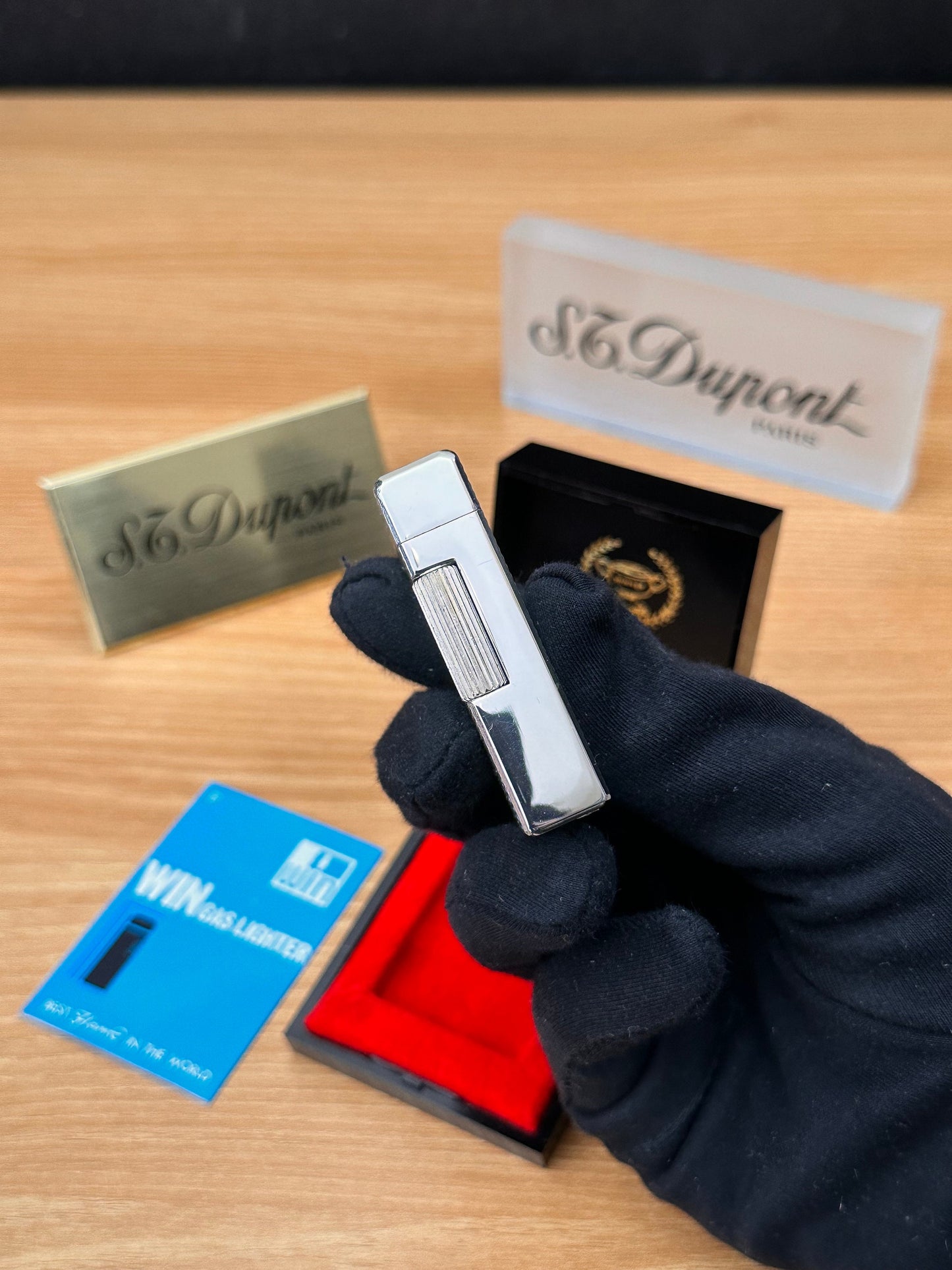 Vintage 1980 Win high quality lighter \ with box and document \ working perfect