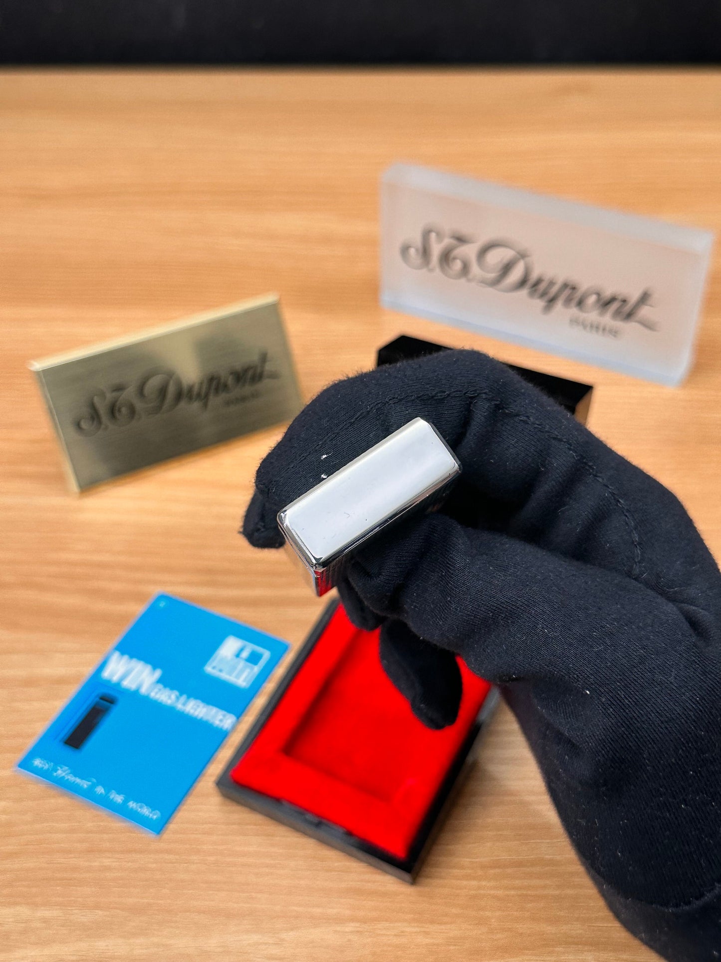 Vintage 1980 Win high quality lighter \ with box and document \ working perfect