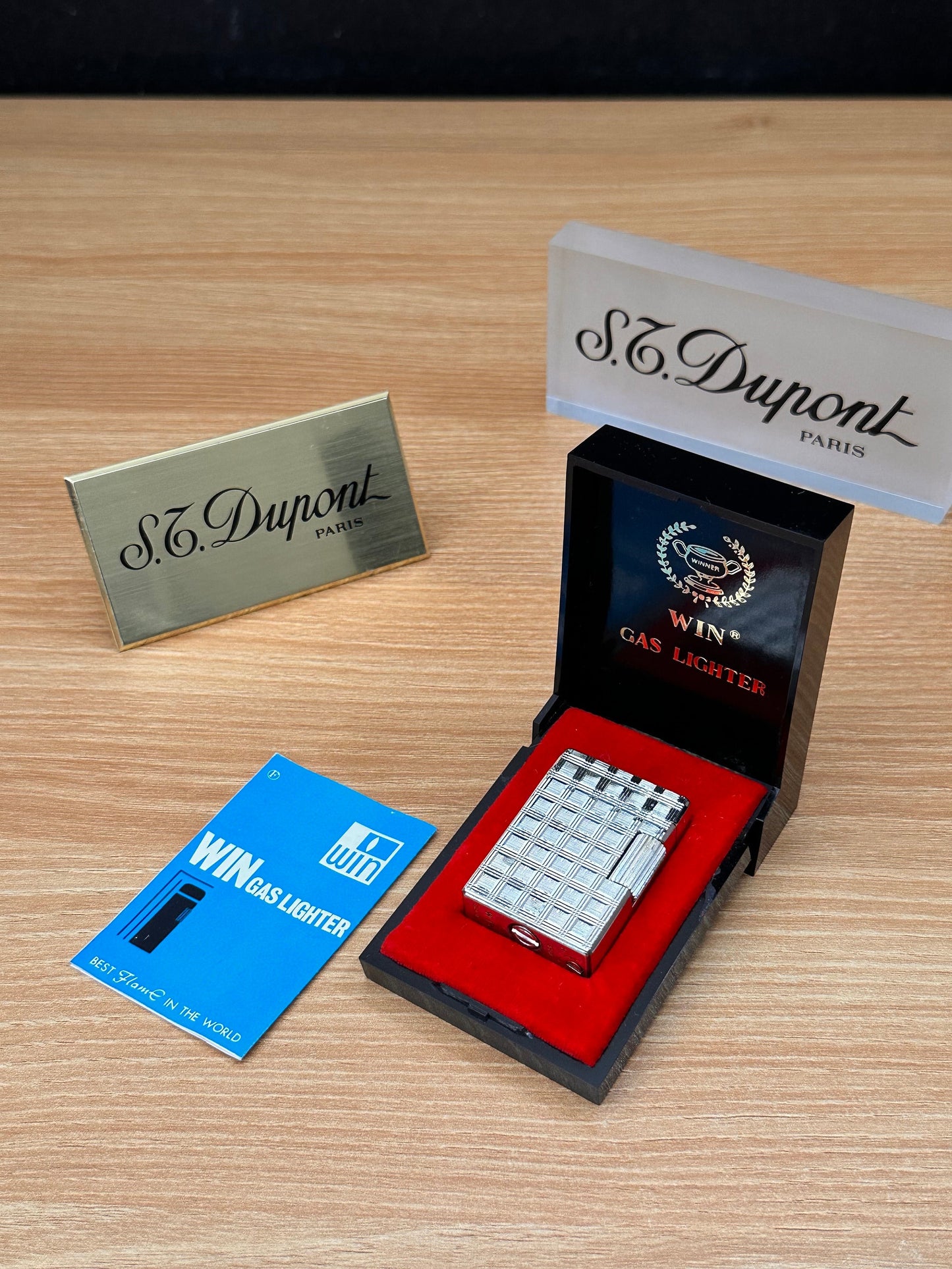 Vintage 1980 Win high quality lighter \ with box and document \ working perfect