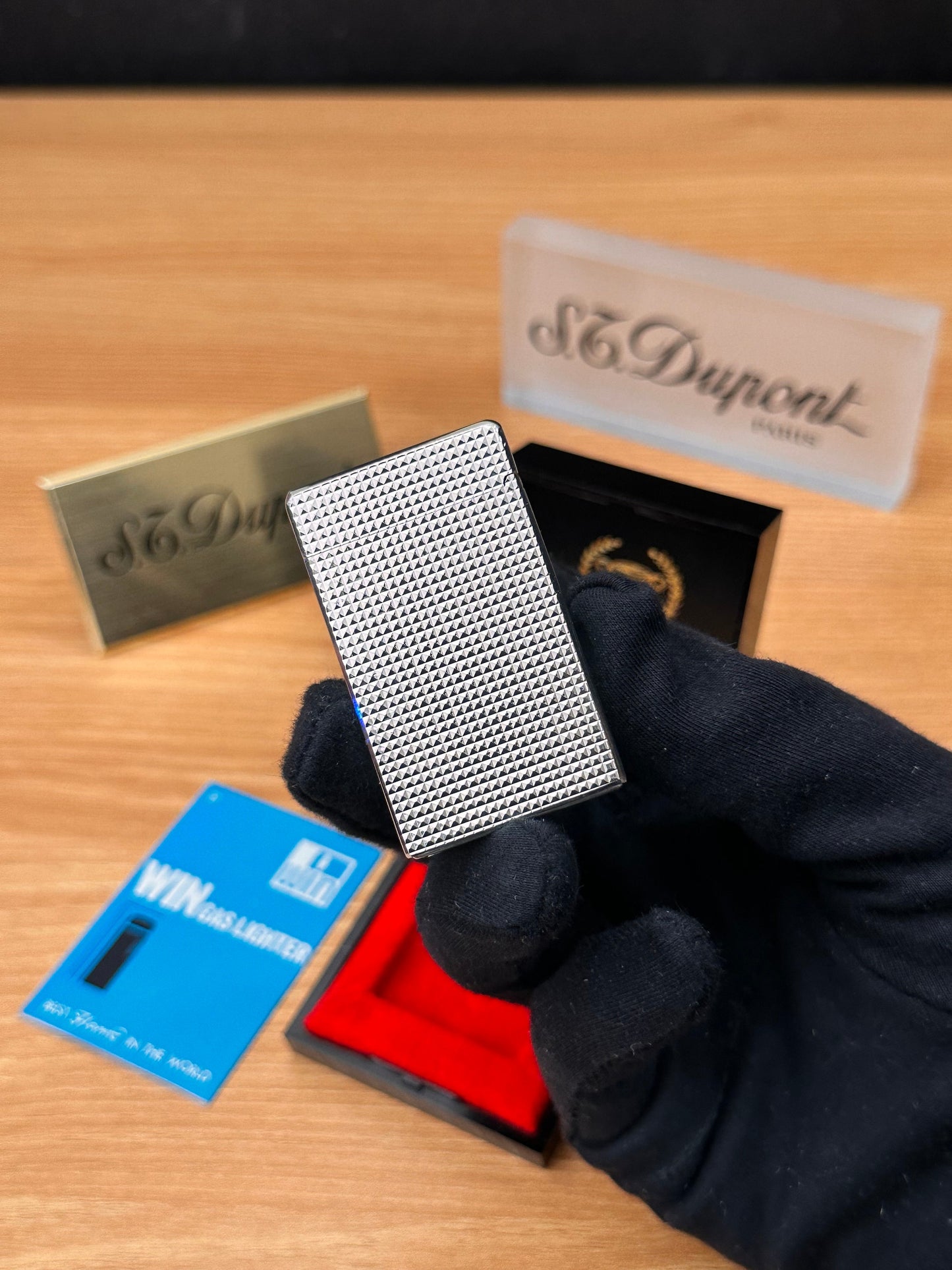 Vintage 1980 Win high quality lighter \ with box and document \ working perfect