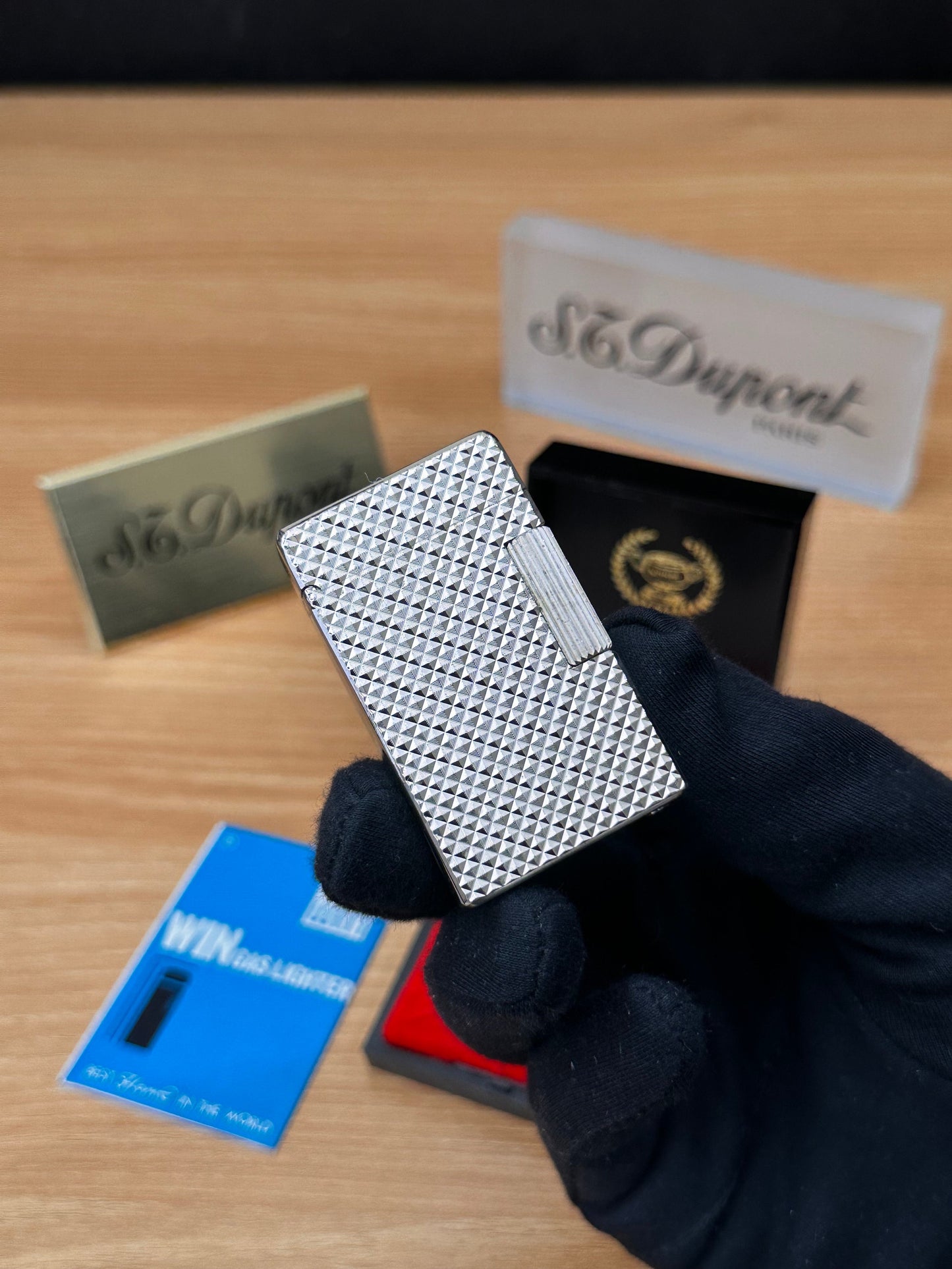 Vintage 1980 Win high quality lighter \ with box and document \ working perfect