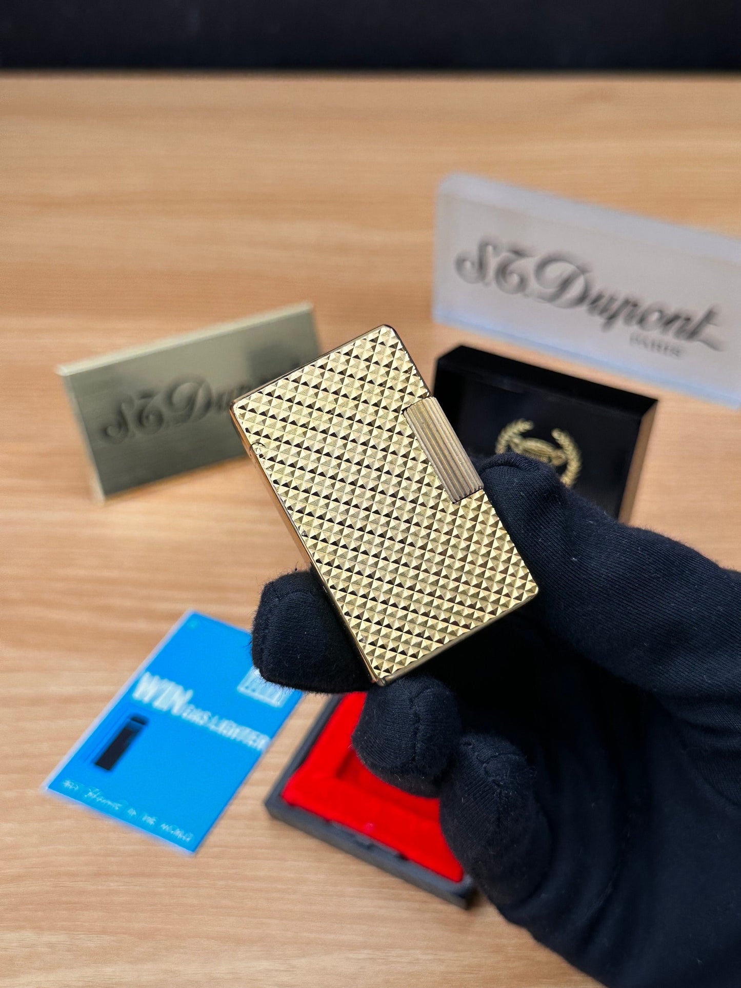 Vintage 1980 Win high quality lighter \ with box and document \ working perfect