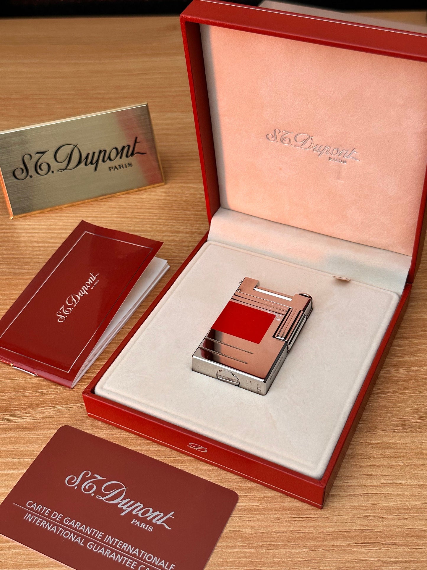 Vintage 1999 St Dupont Abstraction(s) Limited to 2500 rare urban natural red lacquer lighter \ box & guarantee documents \ good condition