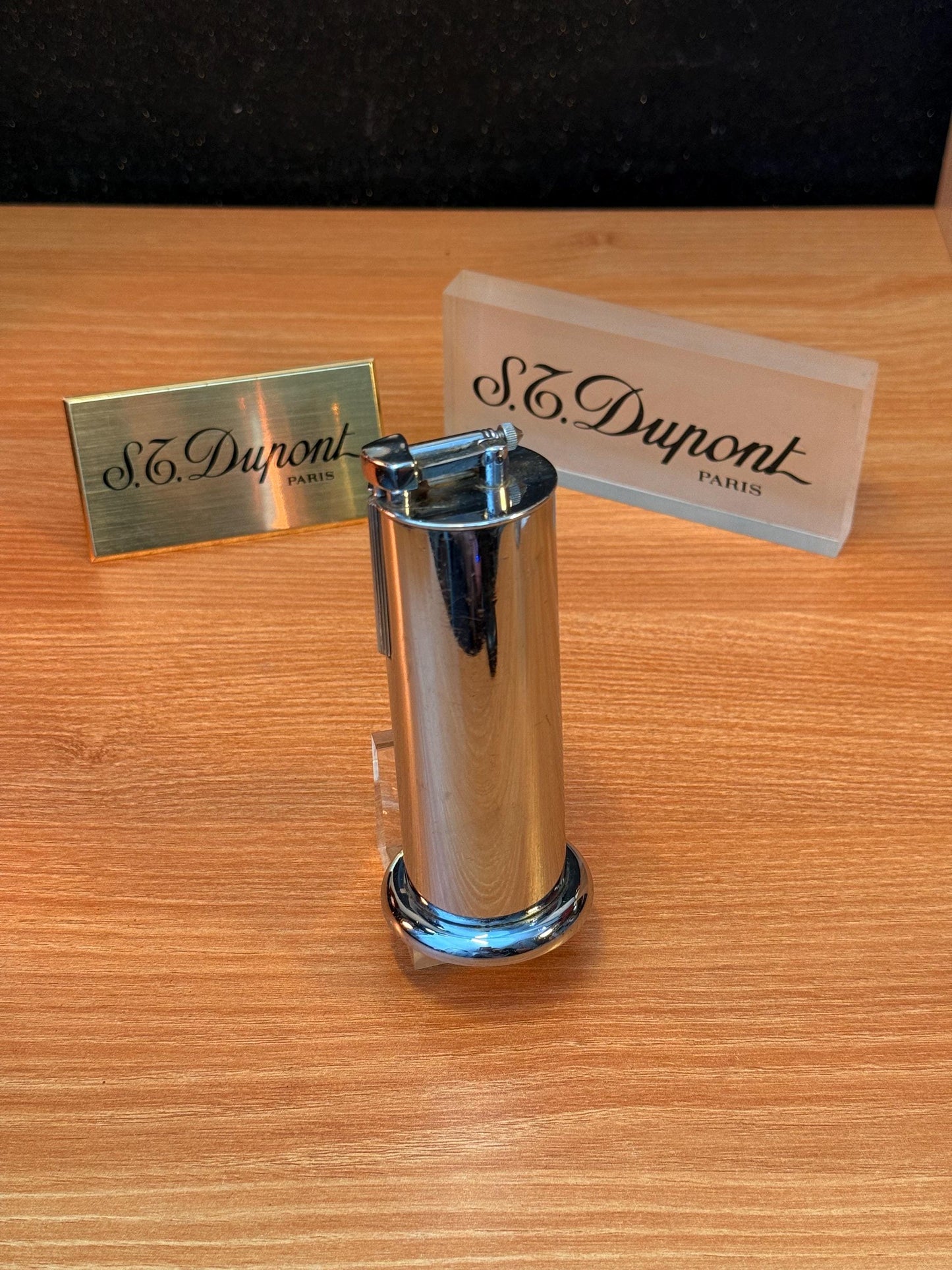 Vintage 1950 Dunhill Parker Roller Beacon Trade Mark Made In England / petrol table lighter / missing screw on top working amazing