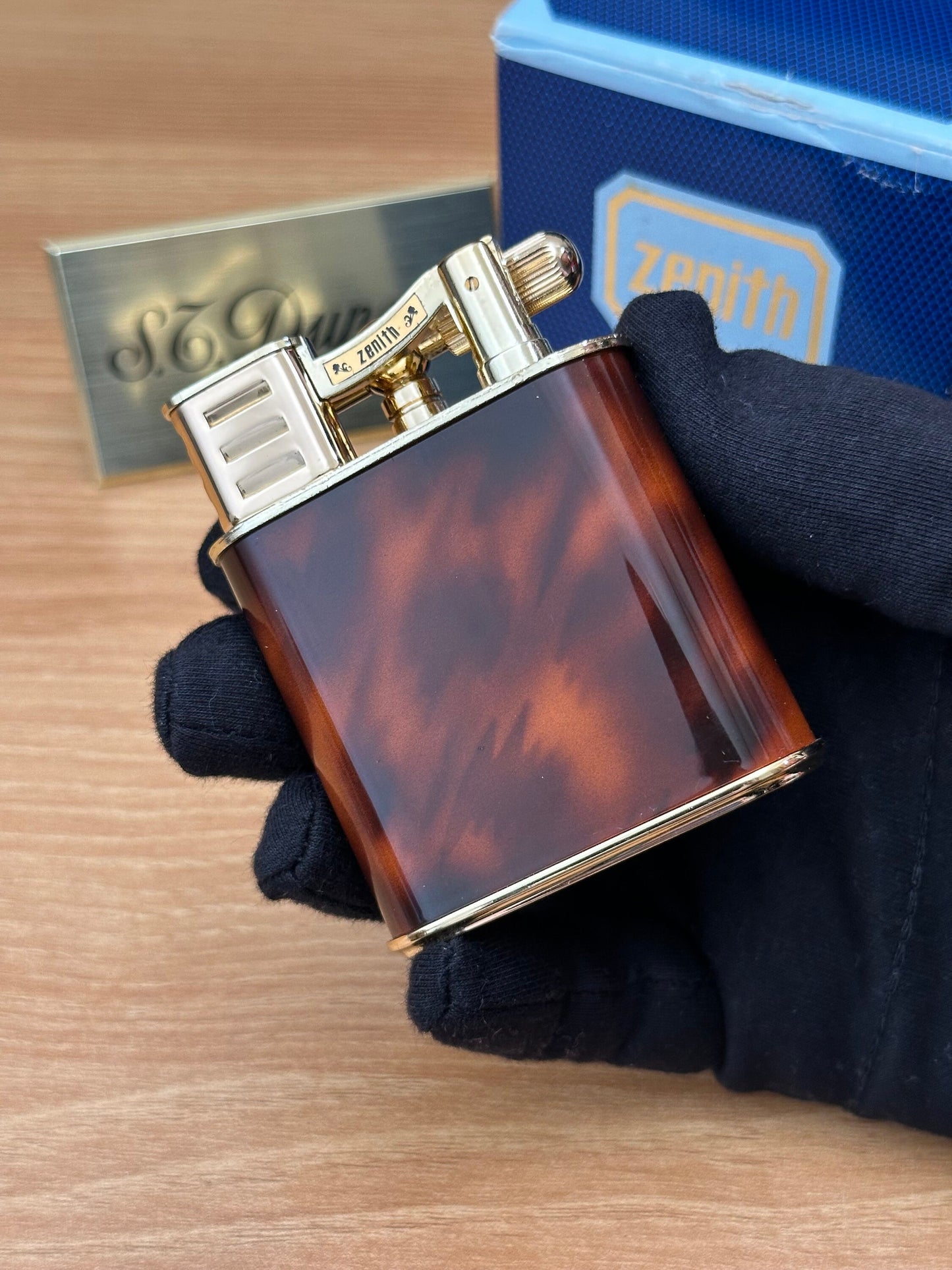 Vintage 1980 Zenith High quality Table lighter Gold plated & Tortoiseshell lacquer \ Heavy lighter in hand \ never used