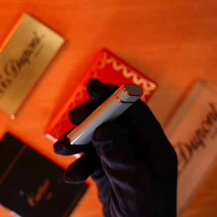 Vintage 1970 Cartier Lighter – Early Natural Lacquer, Light Gray