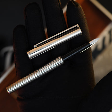 Vintage 1970 S.T. Dupont Luxury Fountain Pen – Solid 925 Sterling Silver - 18K Solid Gold Nib - Vertical Line