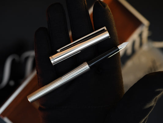 Vintage 1970 S.T. Dupont Luxury Fountain Pen – Solid 925 Sterling Silver - 18K Solid Gold Nib - Vertical Line