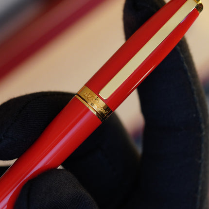 Vintage 1980 S.T. Dupont Fidelio Fountain Pen – Red Natural Lacquer & 24K Gold Finish – Hallmarked 14K Solid Gold FH Nib – Full Set NOS