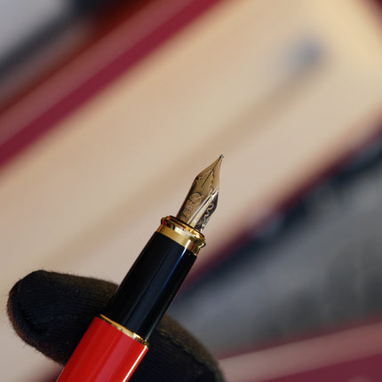 Vintage 1980 S.T. Dupont Fidelio Fountain Pen – Red Natural Lacquer & 24K Gold Finish – Hallmarked 14K Solid Gold FH Nib – Full Set NOS