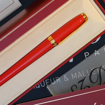 Vintage 1980 S.T. Dupont Fidelio Fountain Pen – Red Natural Lacquer & 24K Gold Finish – Hallmarked 14K Solid Gold FH Nib – Full Set NOS