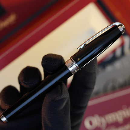 Vintage 1980s S.T. Dupont Olympio Fountain Pen – Natural Black Lacquer – Large Fat Model – Hallmarked 18K Solid Gold Fine Nib – Full Set NOS