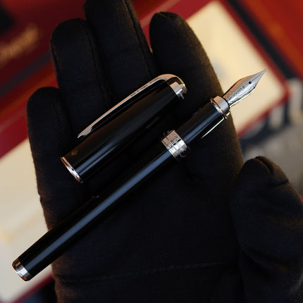 Vintage 1980s S.T. Dupont Olympio Fountain Pen – Natural Black Lacquer – Large Fat Model – Hallmarked 18K Solid Gold Fine Nib – Full Set NOS