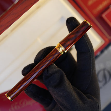 Vintage 1980s S.T. Dupont Montparnasse Chairman Fountain Pen – Grenat Natural Lacquer Guilloché & 24K Gold Finish – Hallmarked 18K Solid Gold Nib (M) – Full Set NOS