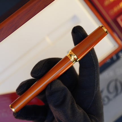 Vintage 1980s S.T. Dupont Montparnasse Chairman Fountain Pen – Amber Natural Lacquer Guilloché & 24K Gold Finish – Hallmarked 18K Solid Gold Nib (M) – Full Set NOS