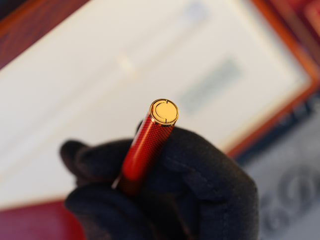 Vintage 1980s S.T. Dupont Montparnasse Chairman Fountain Pen – Amber Natural Lacquer Guilloché & 24K Gold Finish – Hallmarked 18K Solid Gold Nib (M) – Full Set NOS