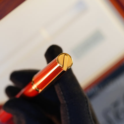 Vintage 1980s S.T. Dupont Montparnasse Chairman Fountain Pen – Amber Natural Lacquer Guilloché & 24K Gold Finish – Hallmarked 18K Solid Gold Nib (M) – Full Set NOS