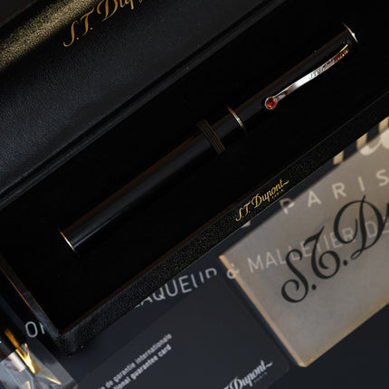Vintage St Dupont Ruby Stone Luxury Natural Black Lacquer Ballpoint pen