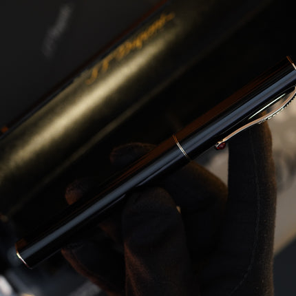 Vintage St Dupont Ruby Stone Luxury Natural Black Lacquer Ballpoint pen