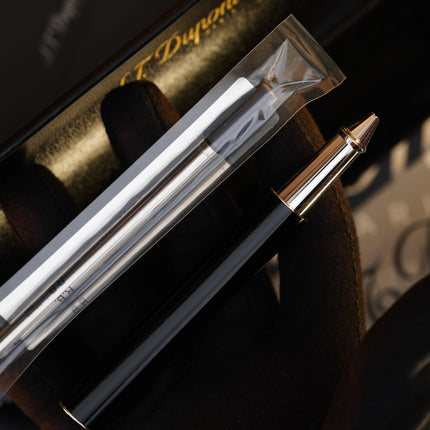 Vintage St Dupont Ruby Stone Luxury Natural Black Lacquer Ballpoint pen