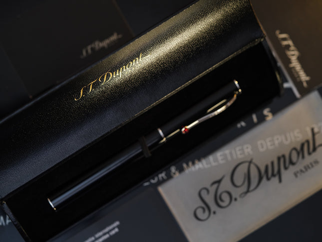 Vintage St Dupont Ruby Stone Luxury Natural Black Lacquer Fountain Pen
