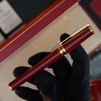 Vintage 1980s S.T. Dupont Luxury Fountain Pen – Deep Red Natural Lacquer & 24K Gold Finish – Hallmarked 18K Solid Gold Nib (M) – Full Set NOS