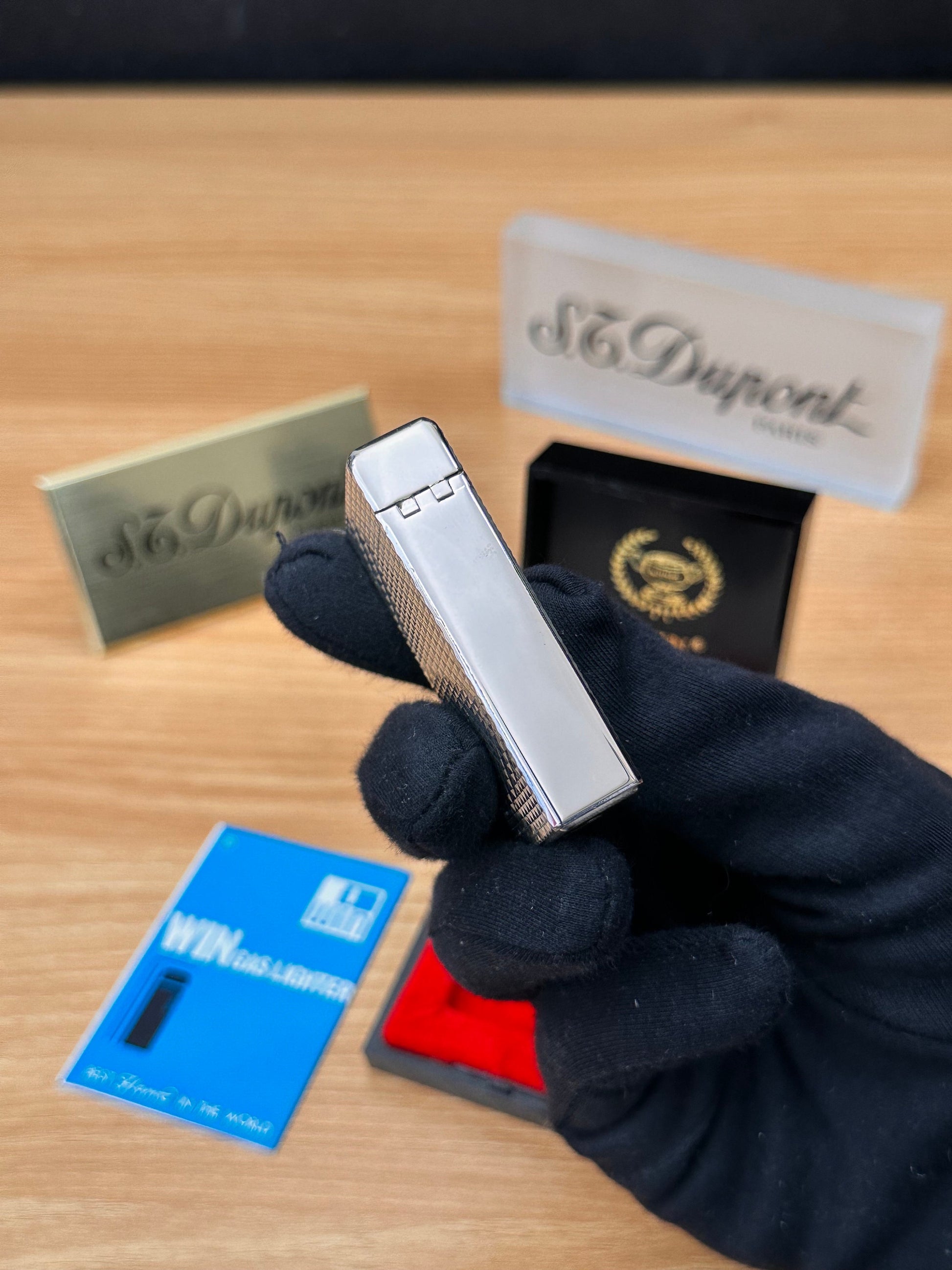 Vintage 1980 Win high quality lighter \ with box and document \ working perfect
