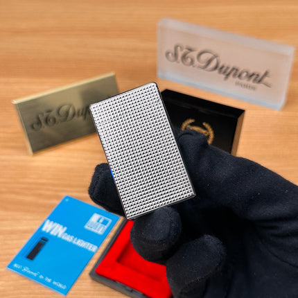 Vintage 1980 Win high quality lighter \ with box and document \ working perfect