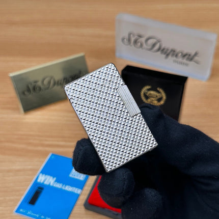 Vintage 1980 Win high quality lighter \ with box and document \ working perfect