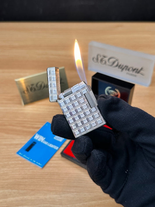 Vintage 1980 Win high quality lighter \ with box and document \ working perfect