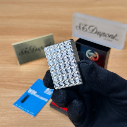 Vintage 1980 Win high quality lighter \ with box and document \ working perfect