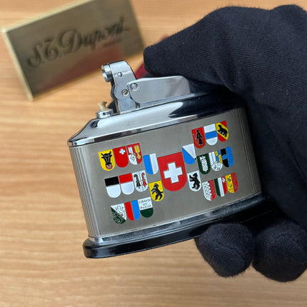 Vintage 1970 fluid benzine table lighter \ never used in good condition \ box included