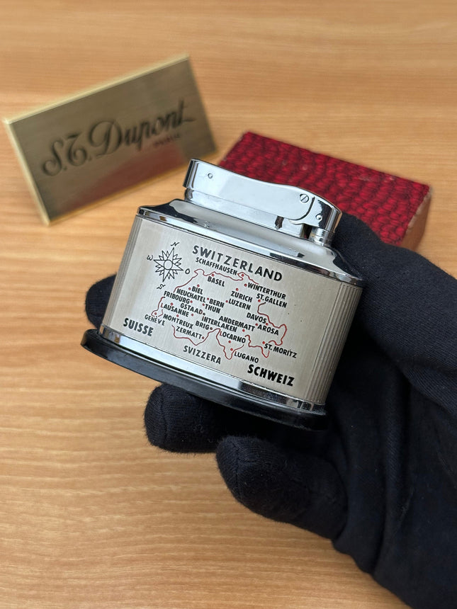 Vintage 1970 fluid benzine table lighter \ never used in good condition \ box included