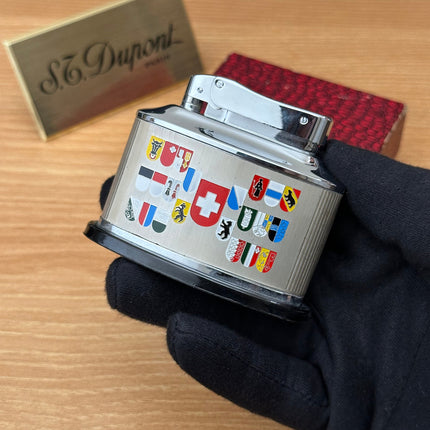 Vintage 1970 fluid benzine table lighter \ never used in good condition \ box included